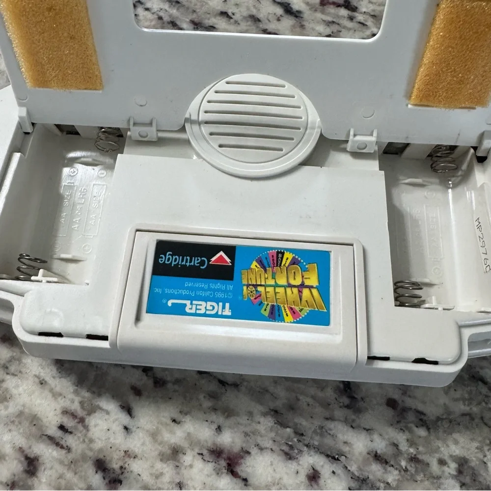 Tiger Wheel of Fortune Handheld Game 1995 – Tested & Working with Sound‎
